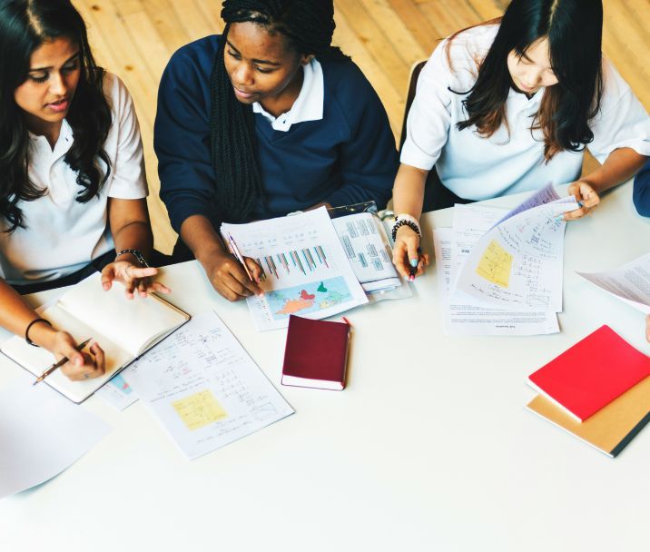 What kinds of jobs are there in data analytics?