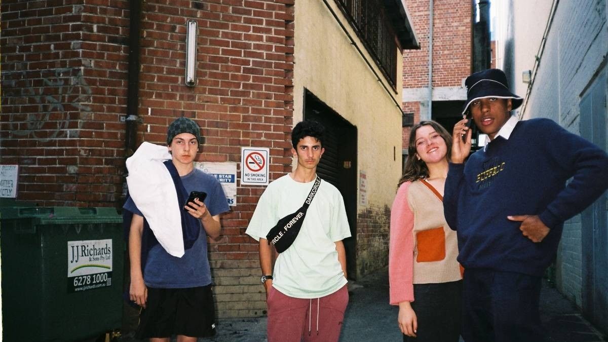 I Made $800 In A Month Selling Old Clothes